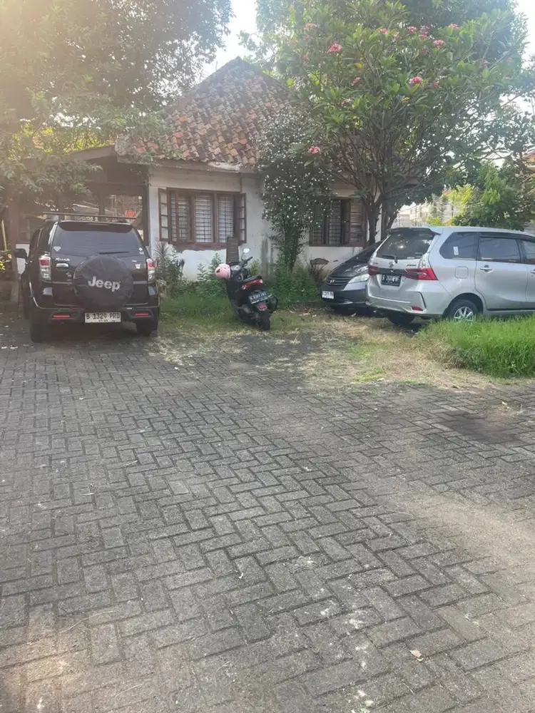 Rumah Besar, Murah Dekat LRT