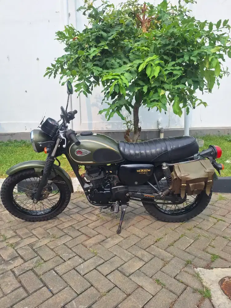 Kawasaki W175 SE Green Army 2018