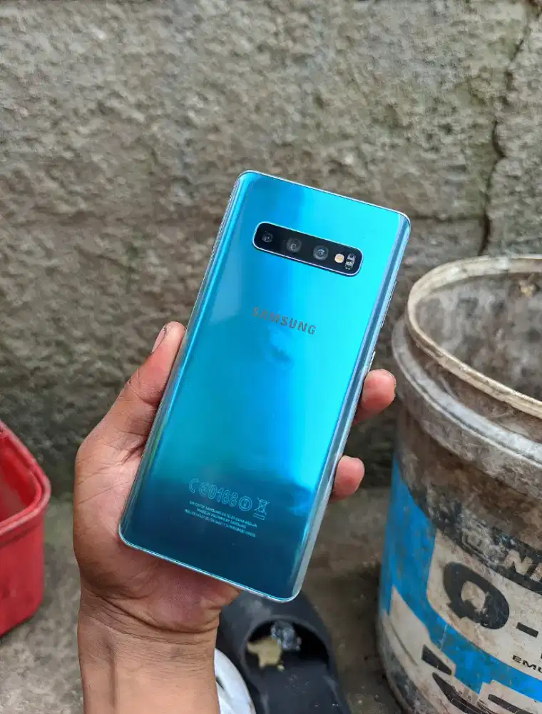 Samsung S10 plus 8/128gb siap pakai baca postingan