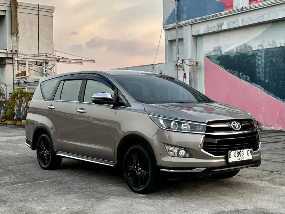 Toyota Innova 2.4 Venturer 2018