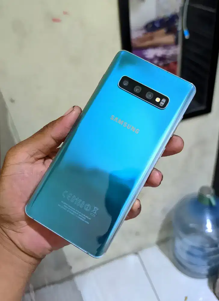 Samsung S10 plus 8/128gb siap pakai baca postingan