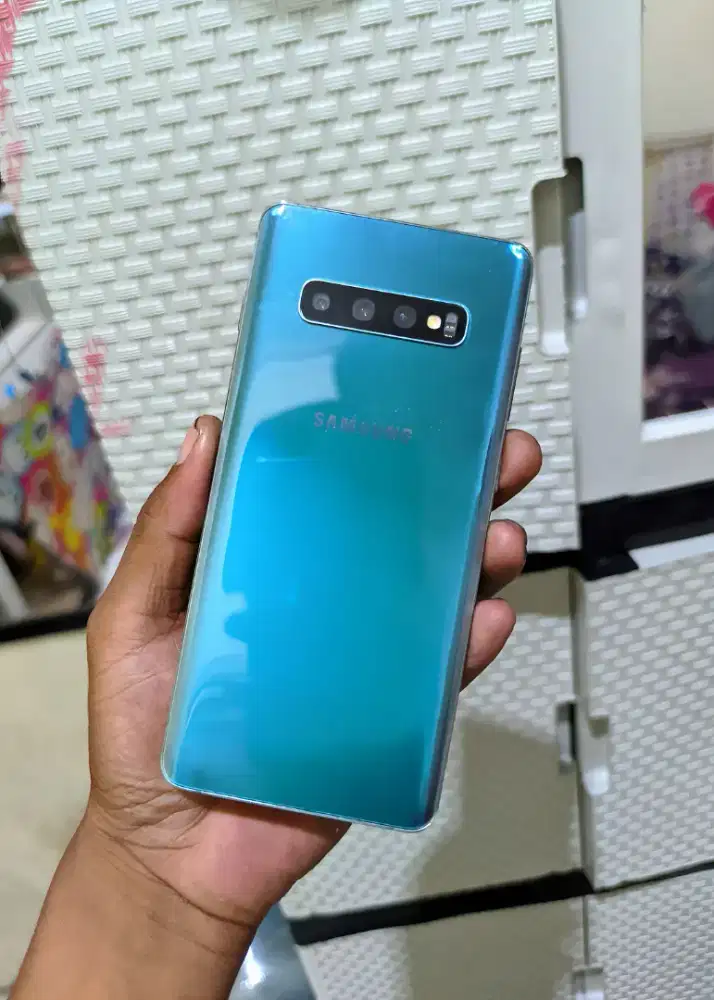 Samsung S10 plus 8/128gb siap pakai baca postingan