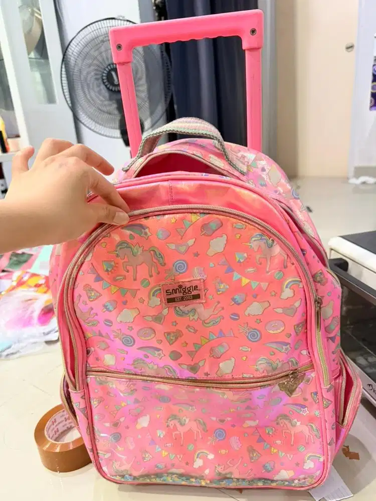 Tas smiggle roda bekas