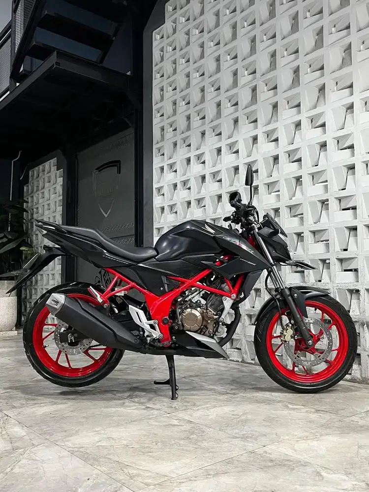 Istimewa!!Honda CB 150R Se th 2017 - Ayu Mustika
