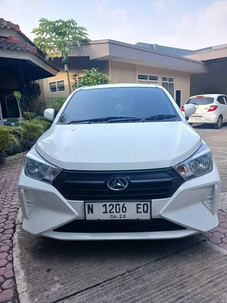 Daihatsu Ayla 2023 Type M 1.0 Manual MT tangan ke 1 Low KM