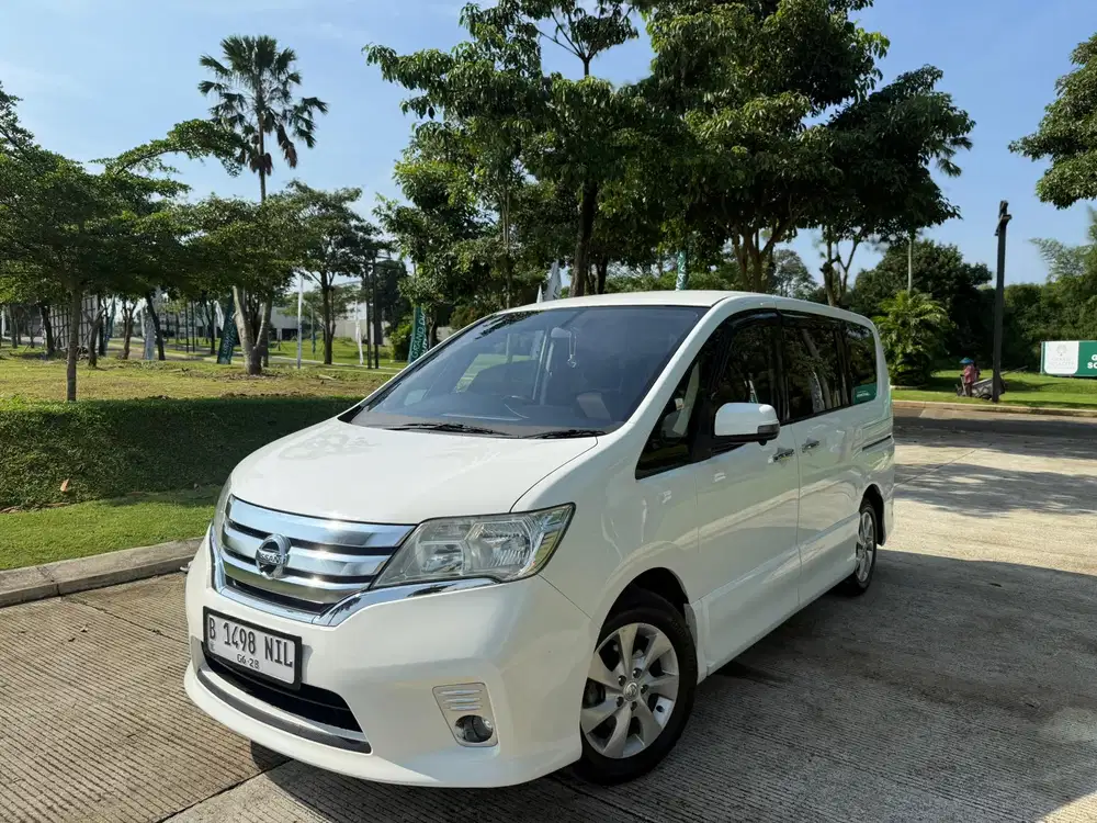 Nissan Serena HWS 2013 Putih