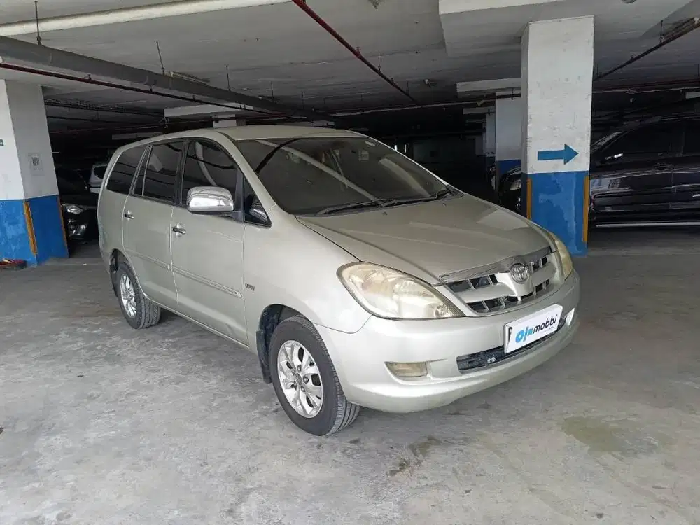 Toyota Kijang Innova 2.0 V Bensin metic 2006 (ABU)