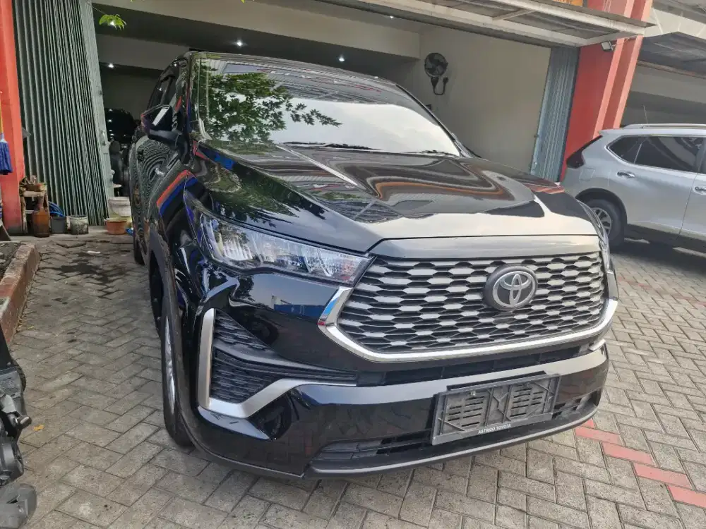 Innova Zenix Hybrid 2.0 Automatic 2025 Hitam Metalik
