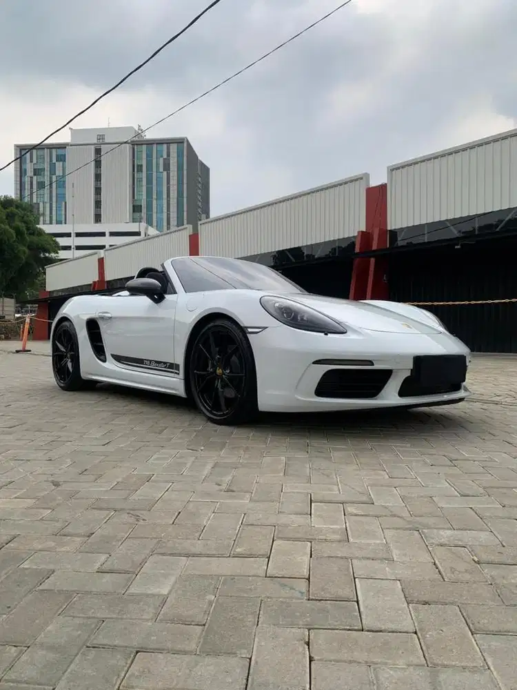 PORSCHE BOXSTER 718