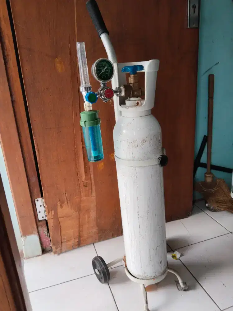 DIJUAL tabung oksigen lengkap dengan regulator dan troli