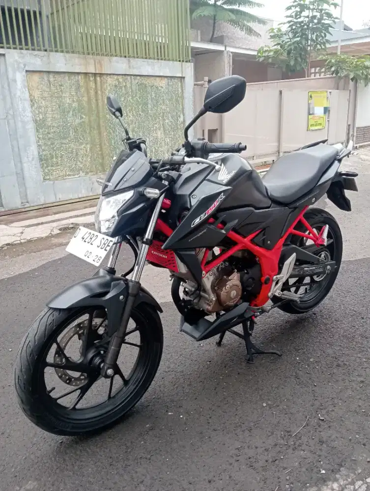 Jual cepet Original CB 150 R Spesial Edition hitam dop StreetFire