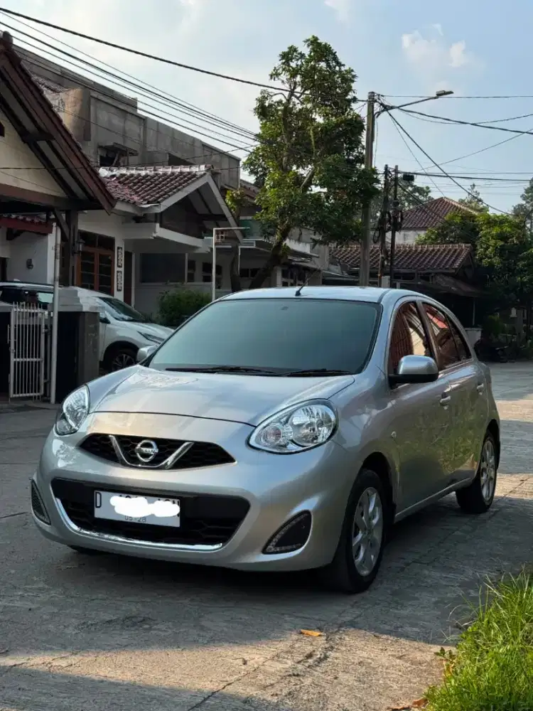 Nissan  March SX 2018/ 17 ahir automatic KM baru 17600 masih spt baru