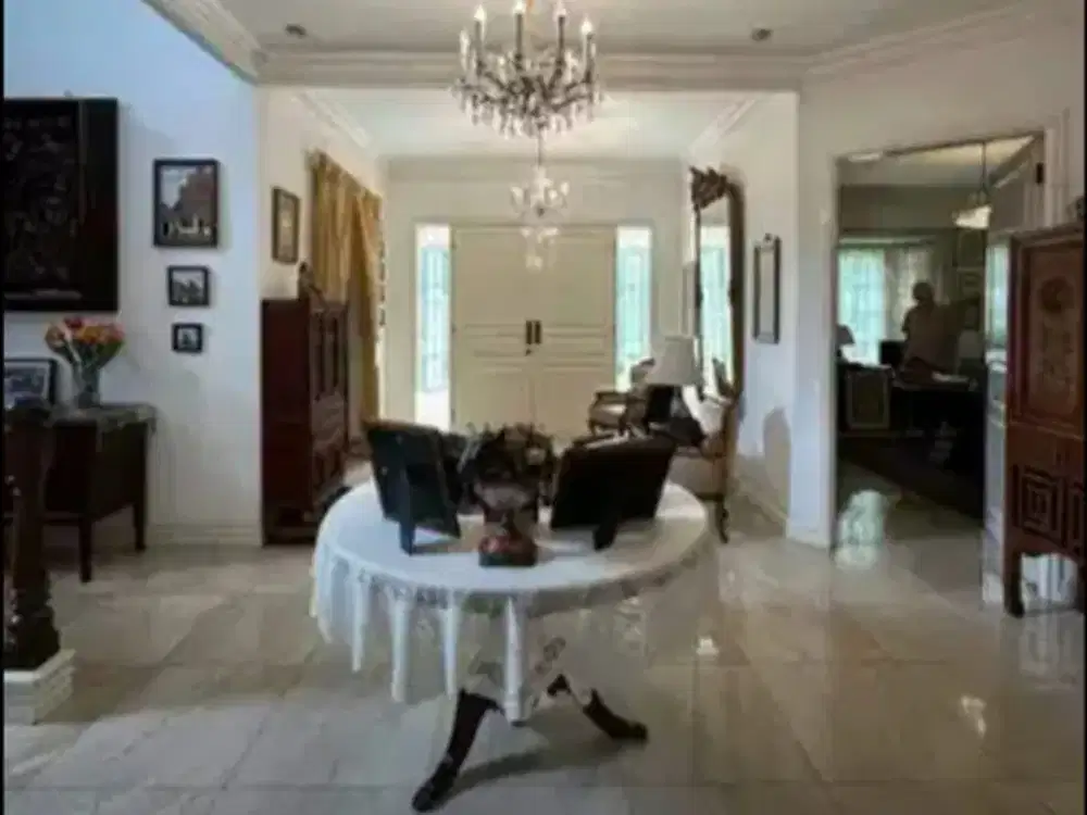 Di jual rumah siap huni terawat  Jl simprug golf Jaksel