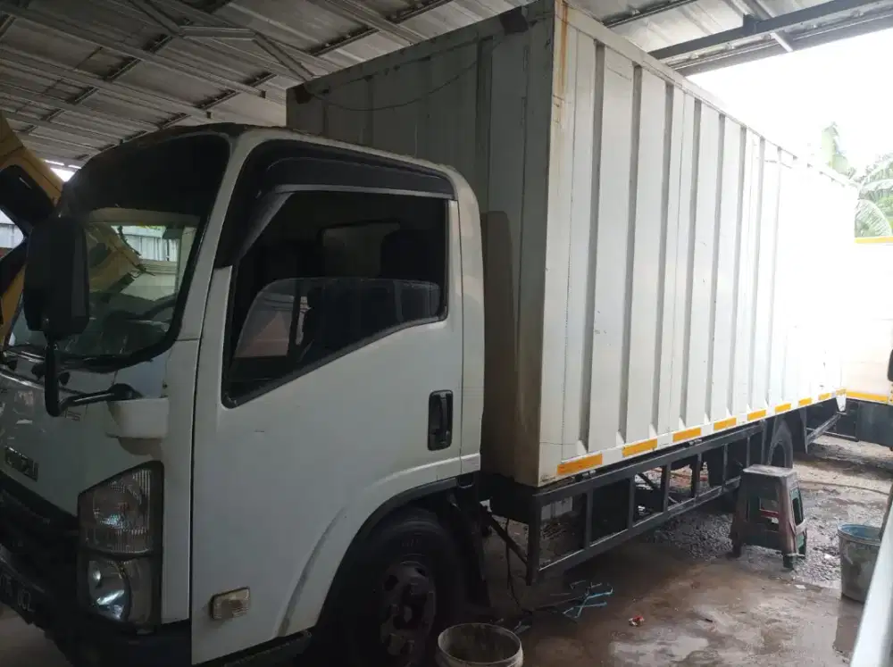 Isuzu NMR 71 Long box th 2021