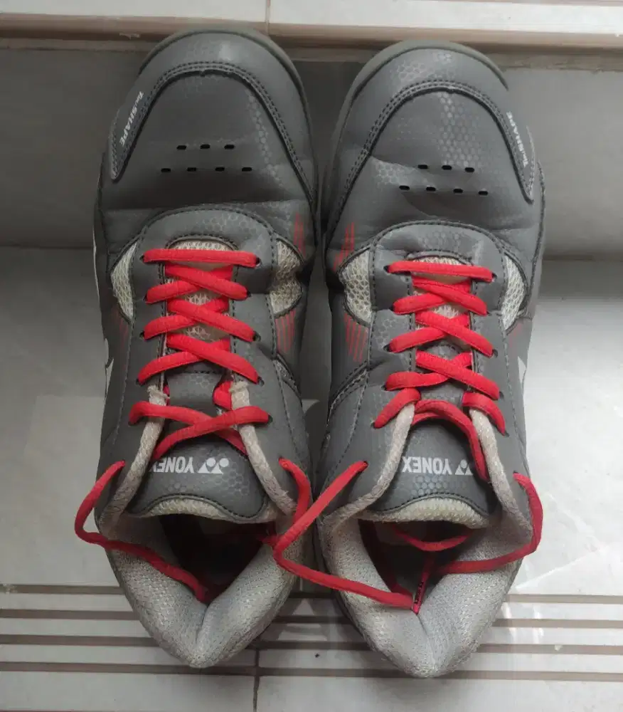 Sepatu badminton / bulutangkis Yonex Hexis uk.41