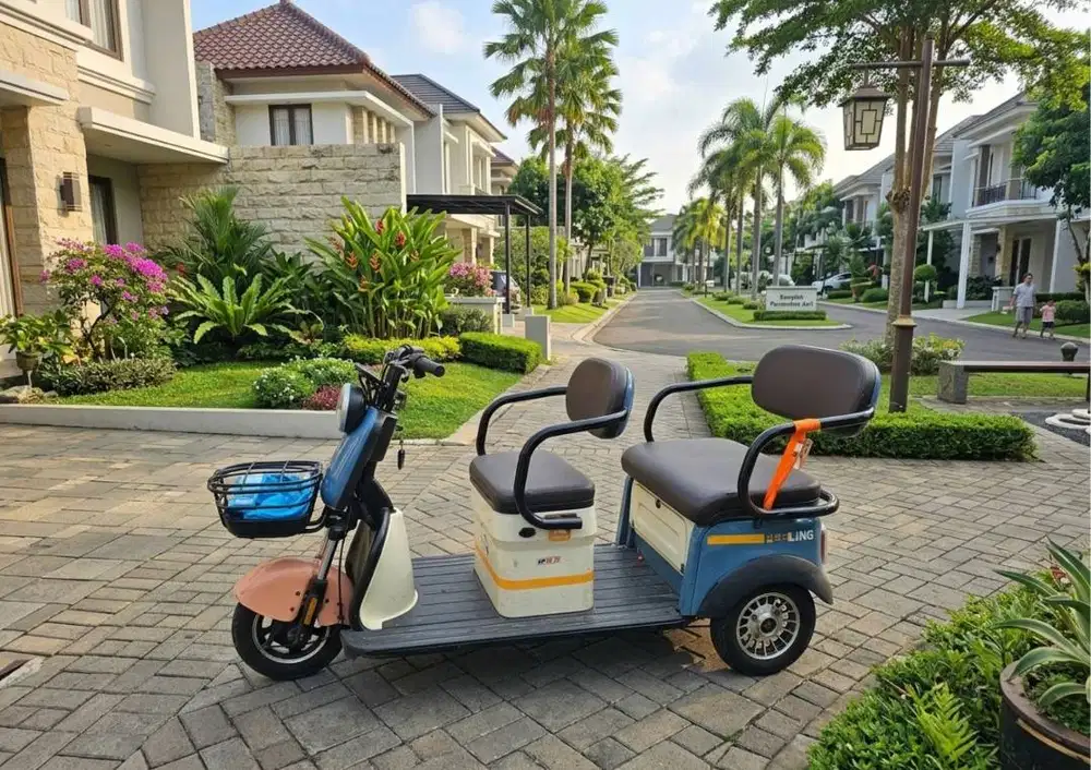 Sepeda Listrik Roda Tiga Cocok Untuk Keliling Komplek