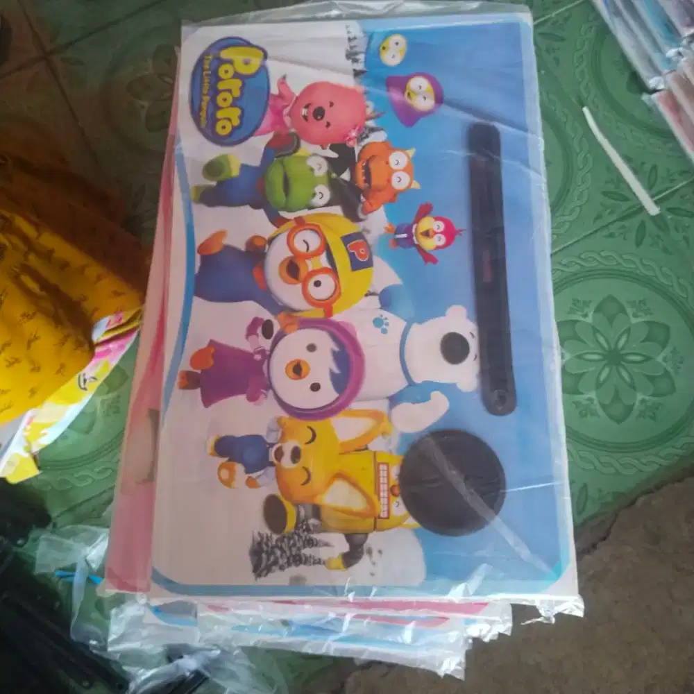Meja lipat anak