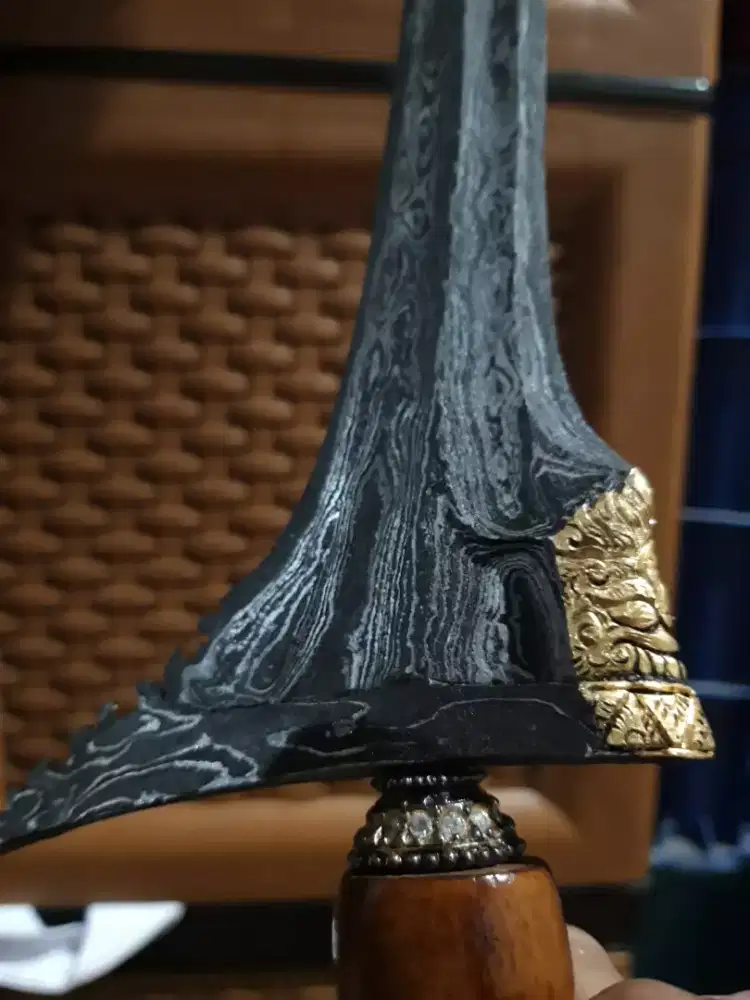 Keris Pusaka Jalak Makoro kinatah