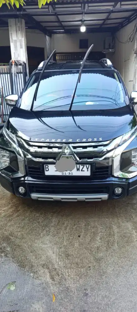 Dijual Xpander cross tipe premium
