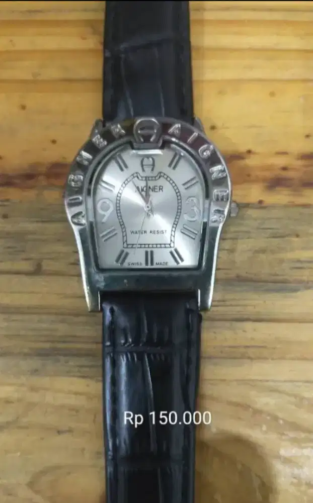 Arloji Etinne Aigner