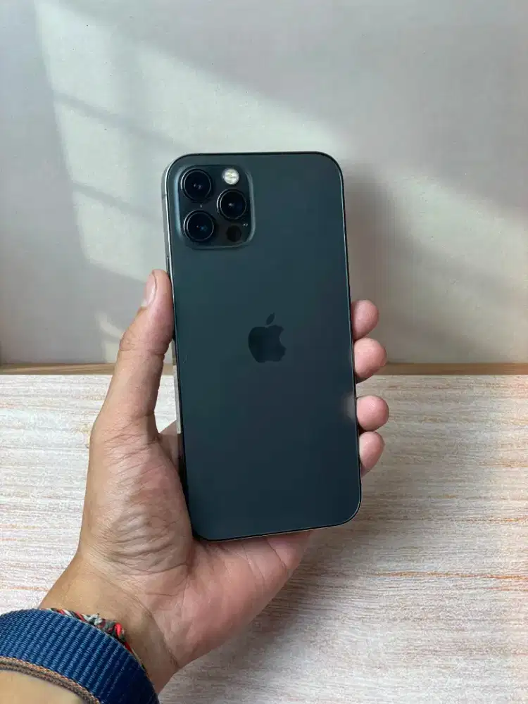 Iphone 12 pro grey