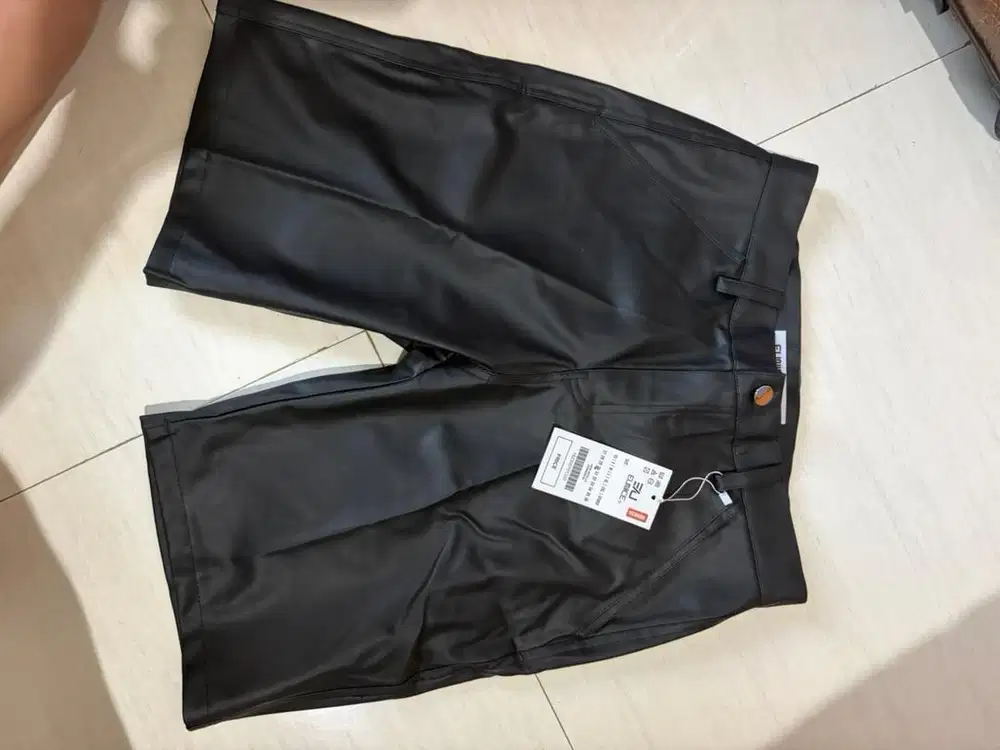 Celana pendek kulit faux leather