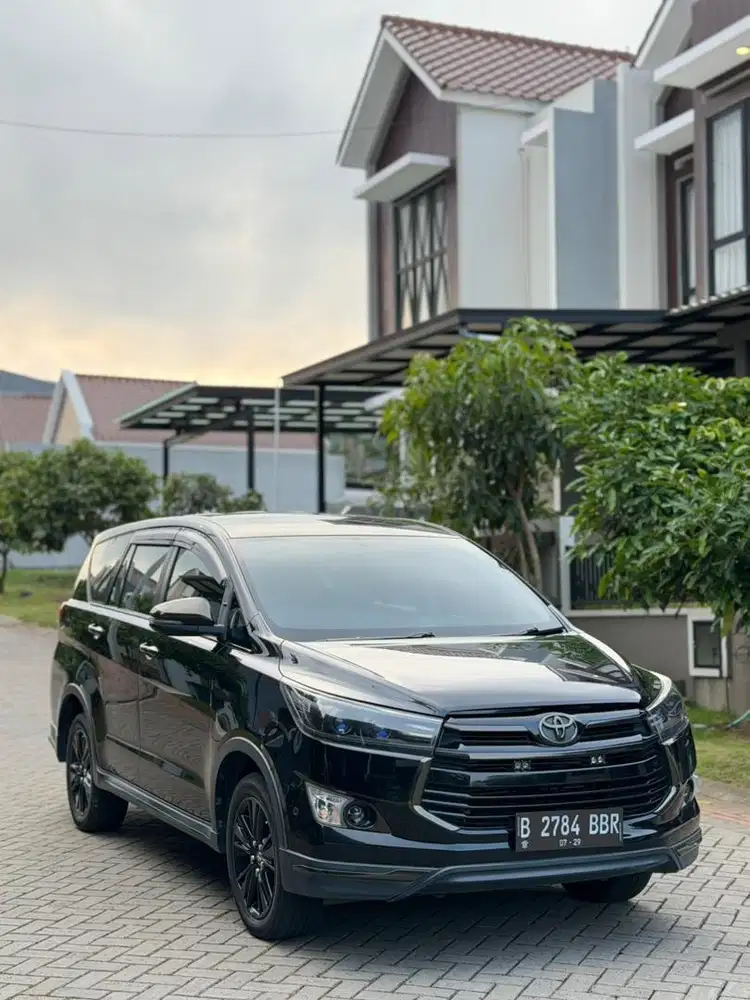 Toyota Venturer matic diesel 2019