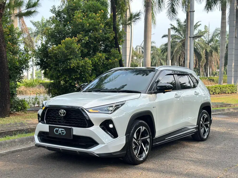 2024 TOYOTA YARIS CROSS GR HYBRID TWO TONE AT MATIC
