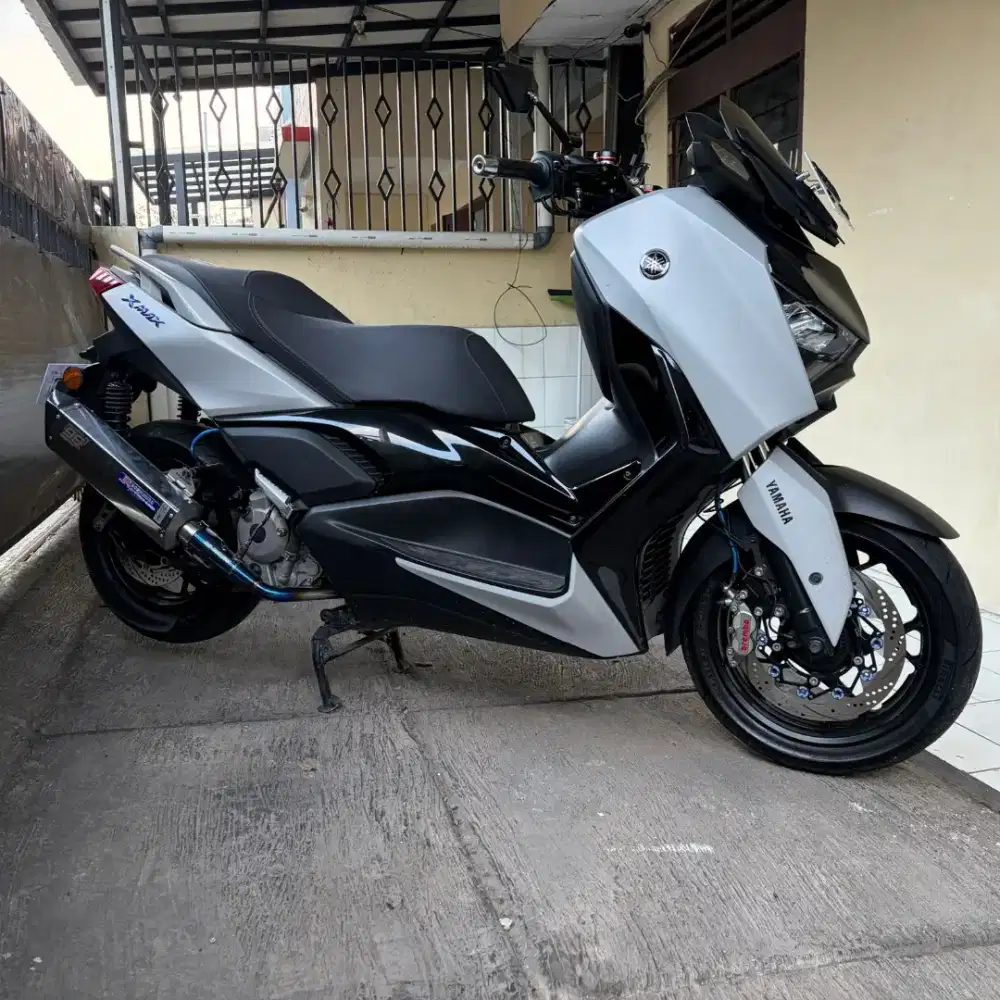 XMAX 2023 Connected