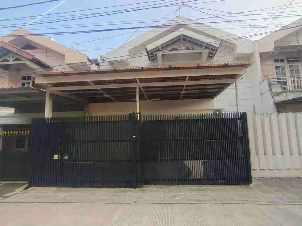 Rumah Siap Huni dalam Kompleks di Kelapa Gading, Jakarta Utara