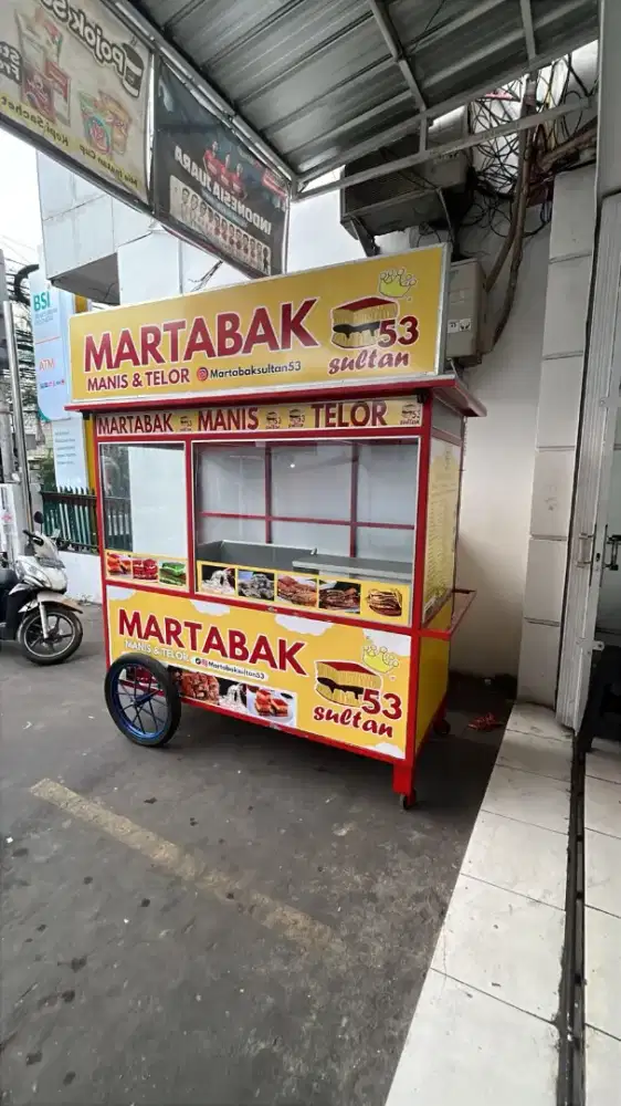 Gerobak bekas martabak