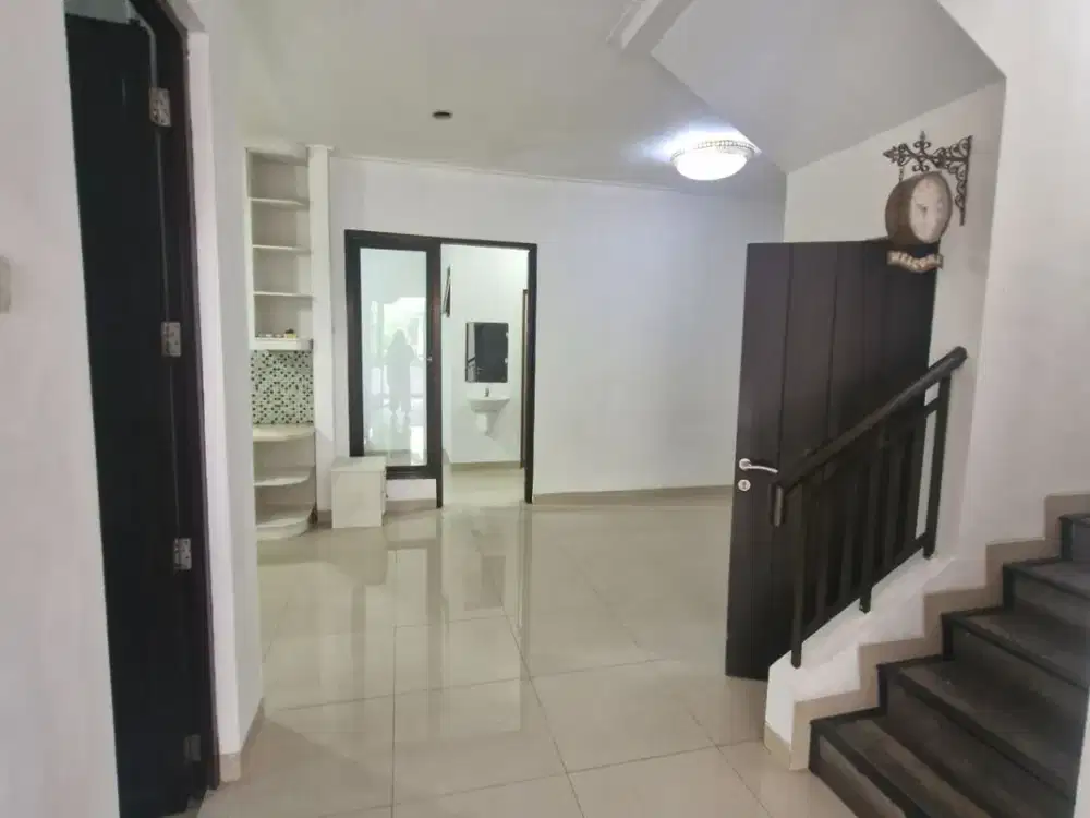 Di Jual Rumah di Casa Jardin Residence Jakarta Barat NEGO