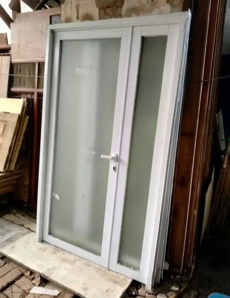 Pintu kaca alumunium Bekas 120x210