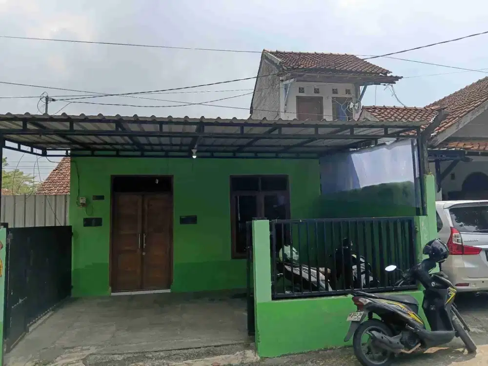Rumah di jl raya tajem dekat kampus unriyo dan sd model maguwoharjo