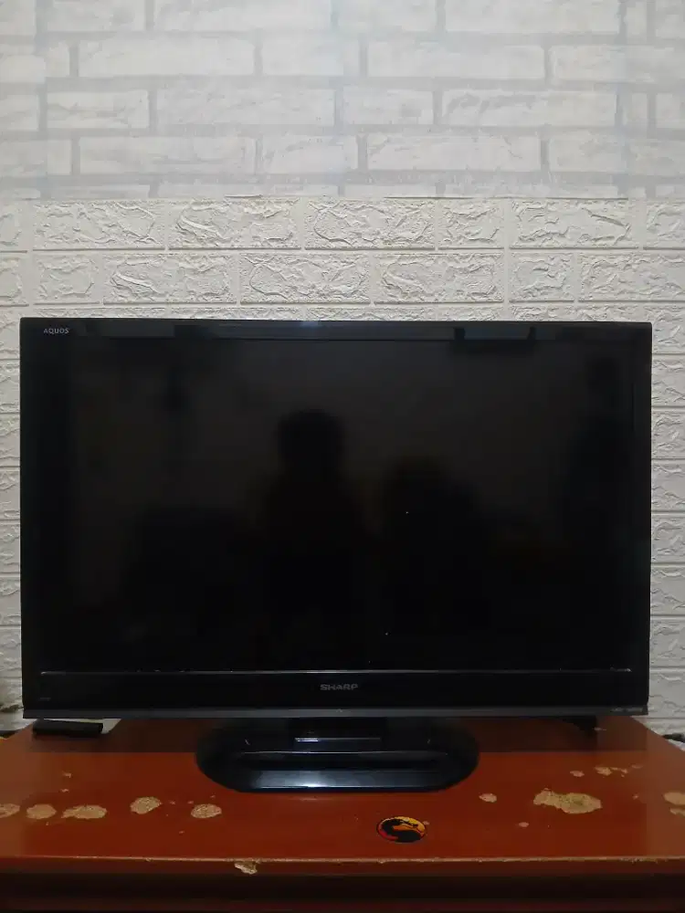 DIJUAL TV 32 INCH SHARP