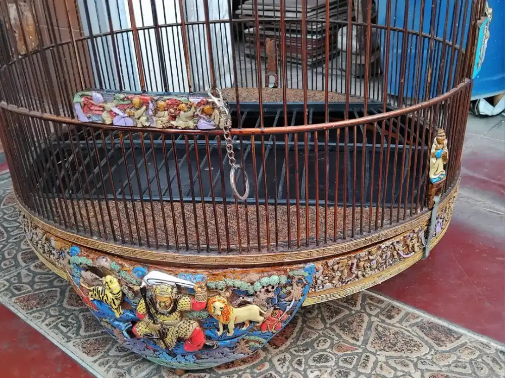 Sangkar ukir fiber warna murai