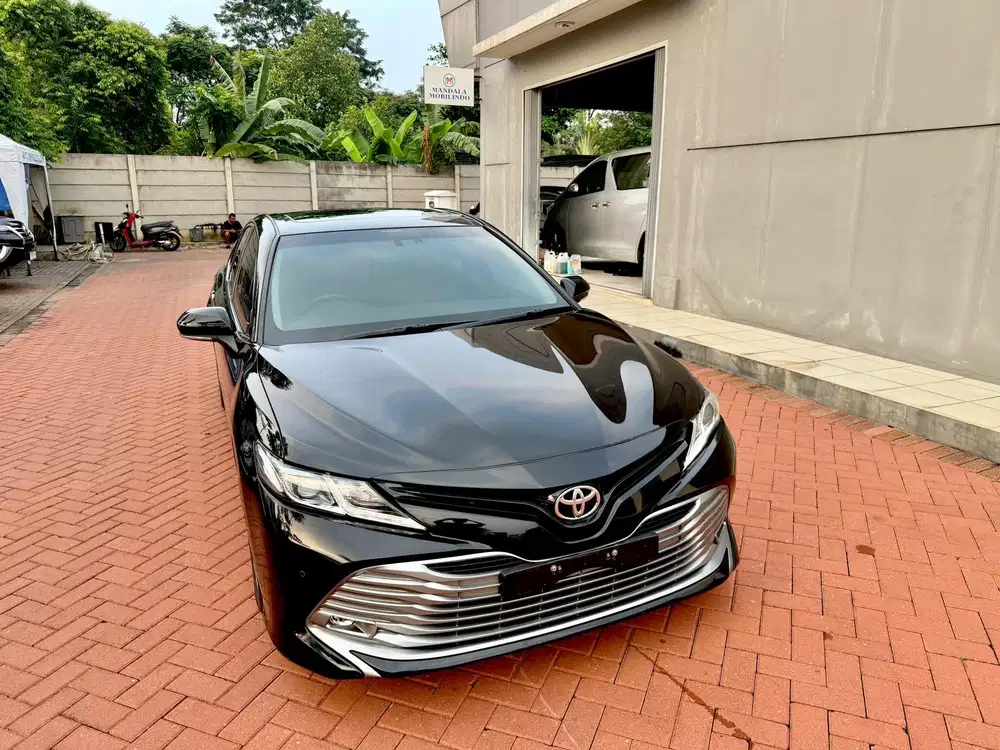 Toyota Camry 2.5 V 2020 AT attitude black