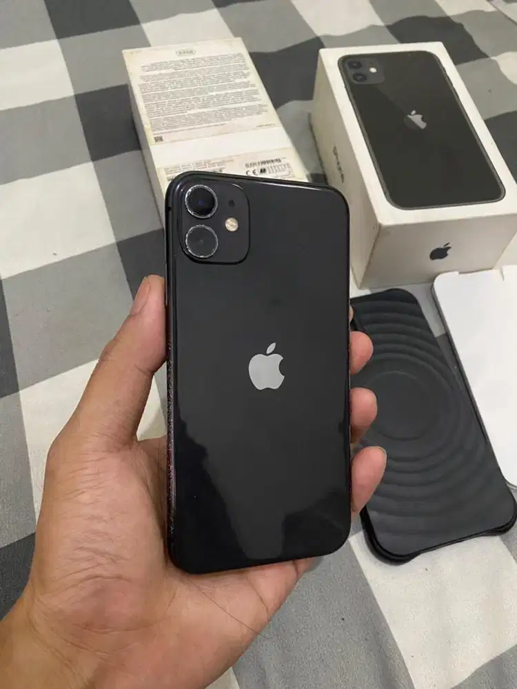 Dijual iPhone 11 64gb sinyal all operator aktivasi lama