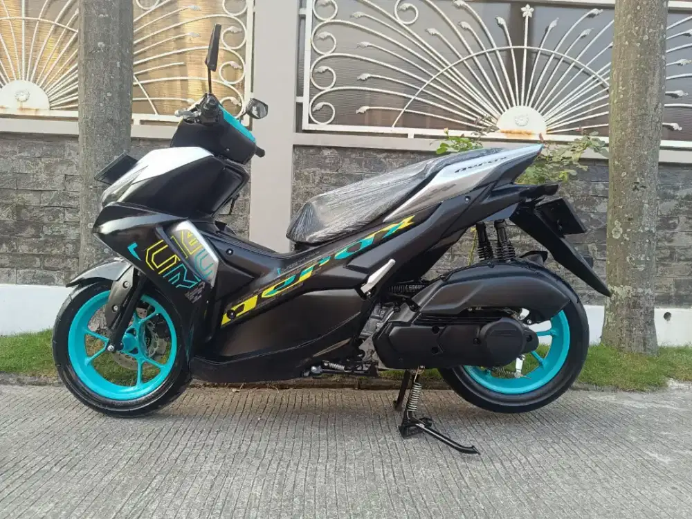 Aerox CBS conected 2026 like new km pendek