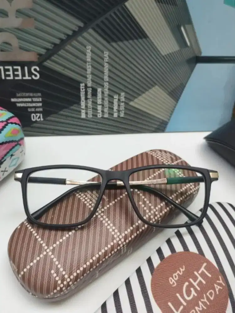 MONTBLANC
Made in Italy
Size 53-17
Model Unisex