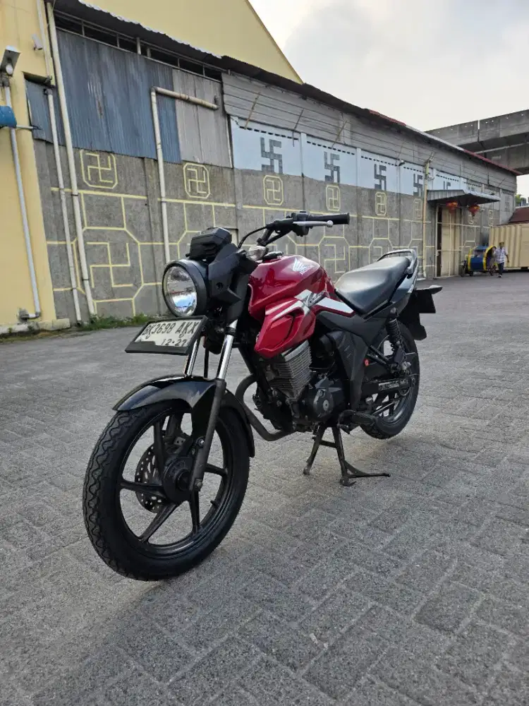 Honda CB Verza 150 Merah Hitam 2022