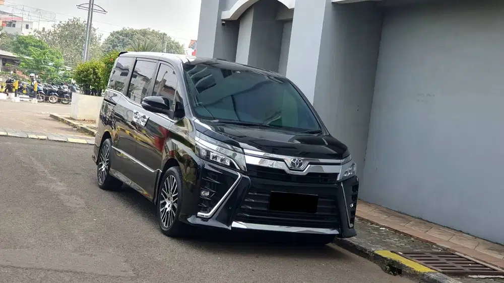 Toyota Voxy 2.0 ATPM Sunroof AT 2018/2019