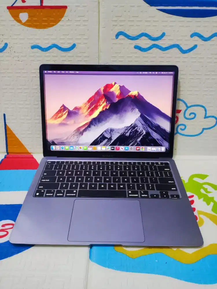 Jual Macbook Air M1 Retina 13in 2020 ram 8/ssd 256gb