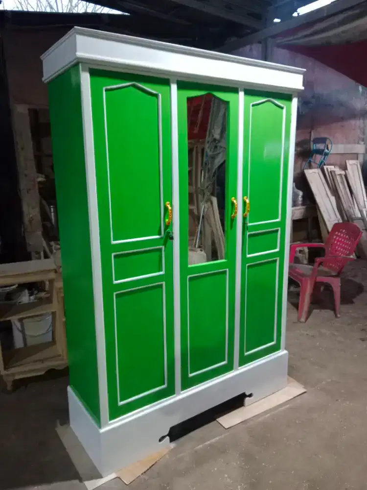 Lemari pakaian 3 pintu fuk kayu jati