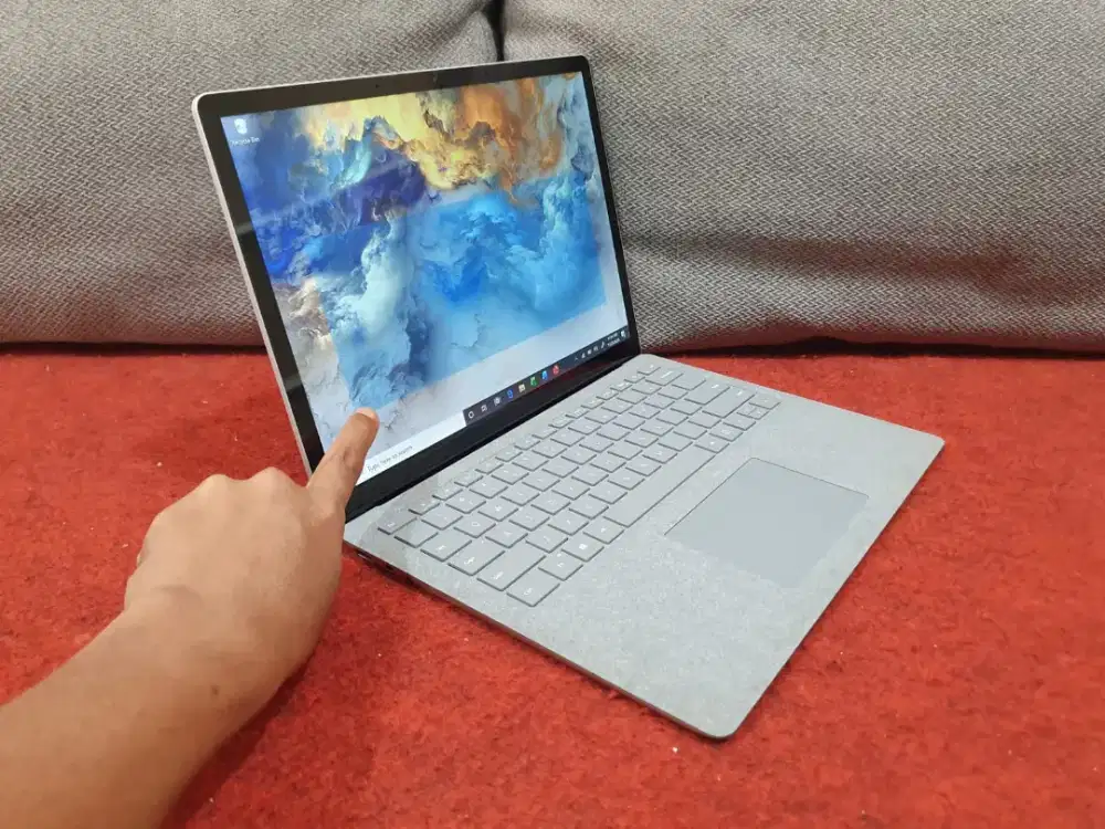 Microsoft surface laptop 2 intel core i7 8650U Ram 16GB SSD 512GB