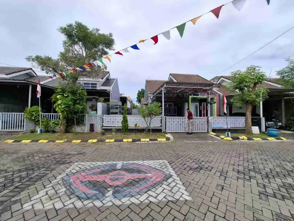 DI JUAL RUMAH

PERUM TAMAN ANGGUN SEJARTERA 4 BLOK D 09  NO 03
KEL. : JAMBANGAN 
KEC. : CANDI 
KAB  : SIDOARJO