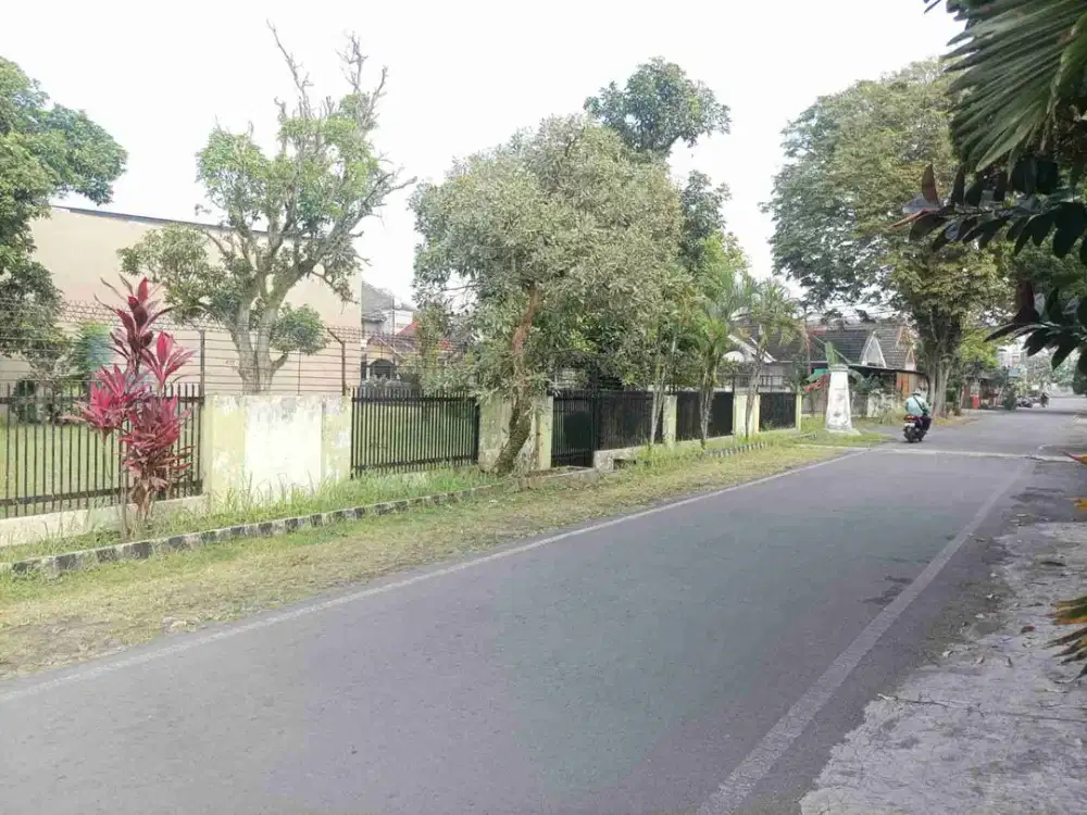 RUMAH TERHITUNG HARGA TANAH LOKASI STRATEGIS AREA DEWANDARU SUHAT KOTA MALANG