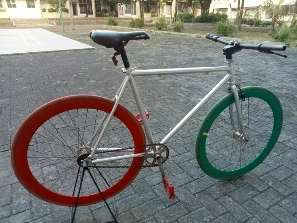 Fixie 700c hub haro sepeda resik enak dipakai