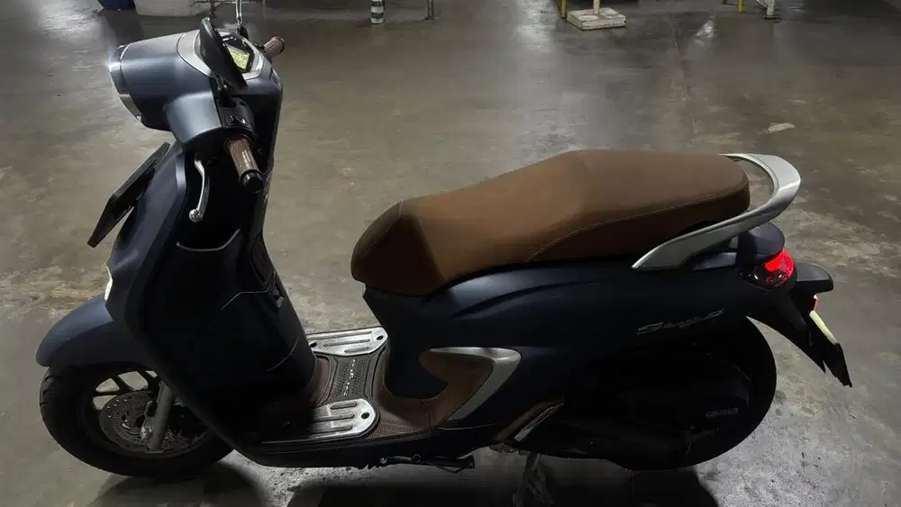 Stylo Biru Navy 2025