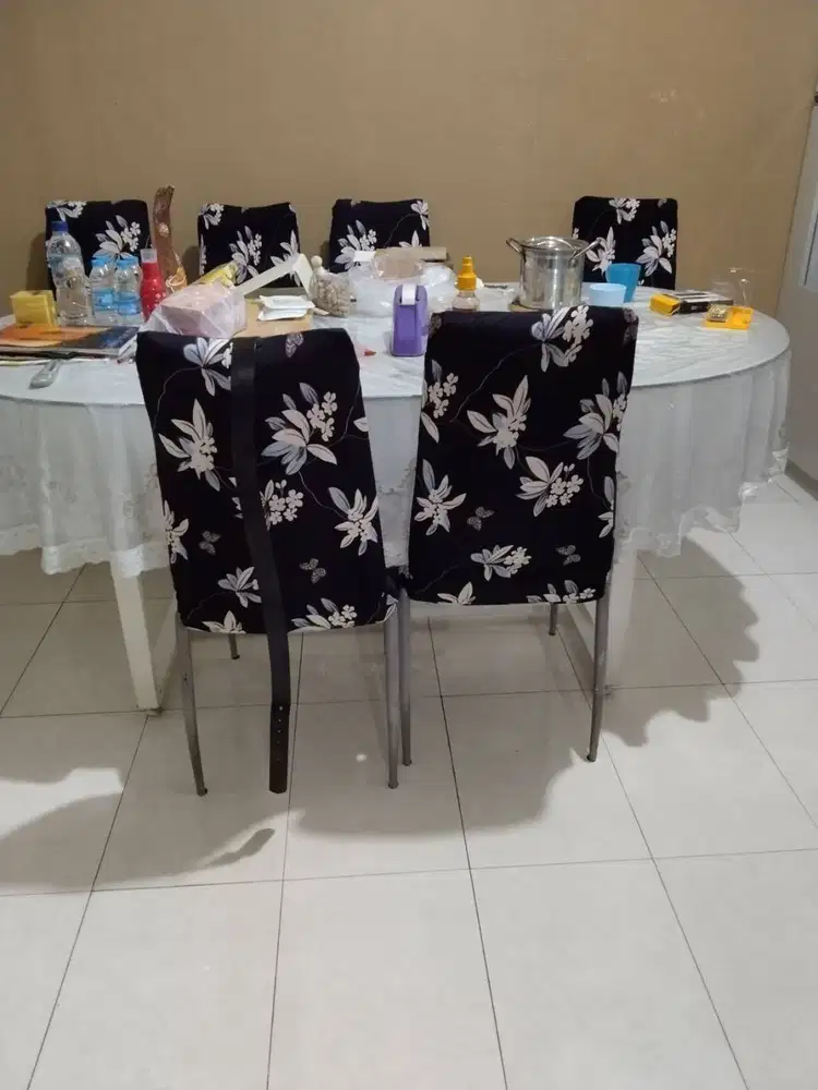 Meja makan kaca 6 kursi